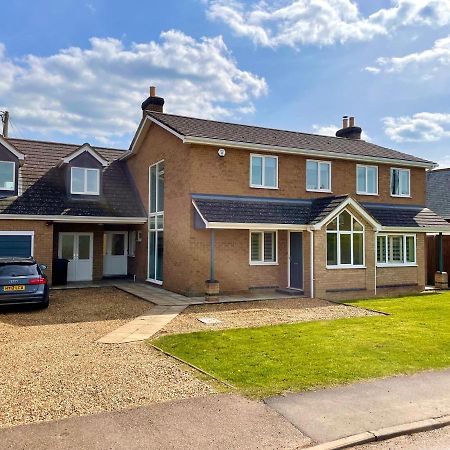 Executive Home With Plenty Of Room Ely Esterno foto