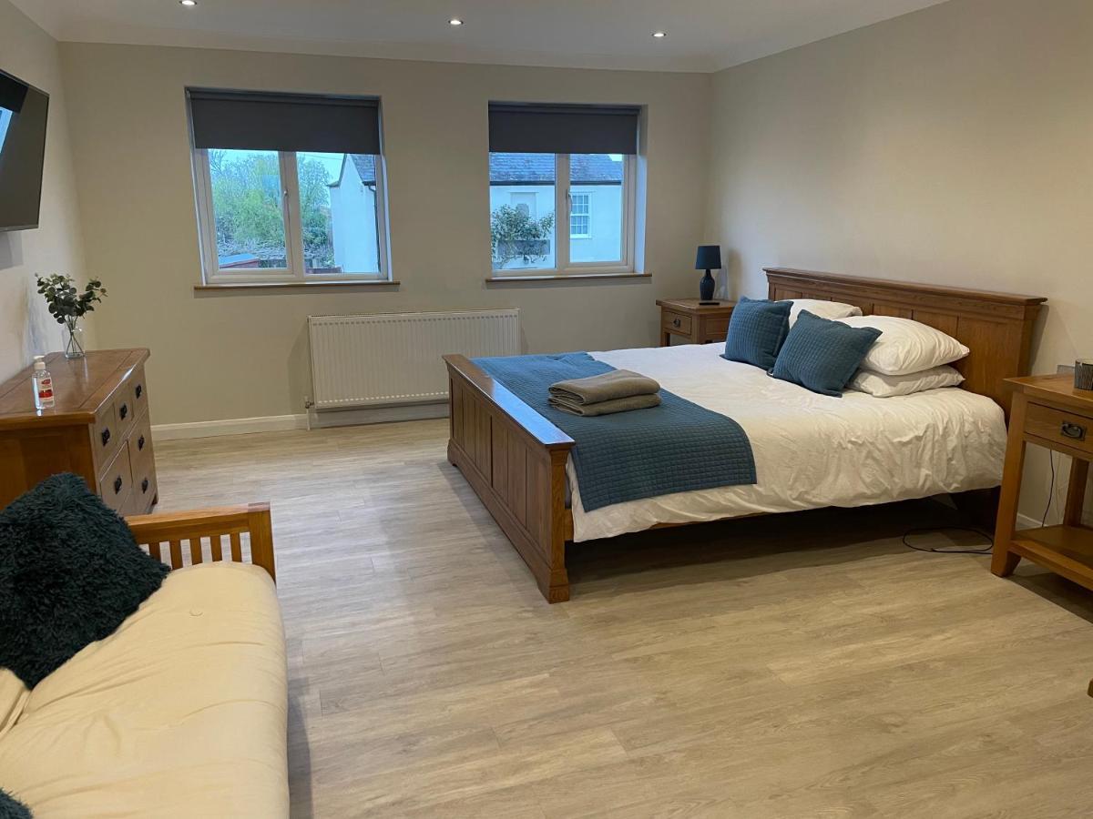 Executive Home With Plenty Of Room Ely Esterno foto