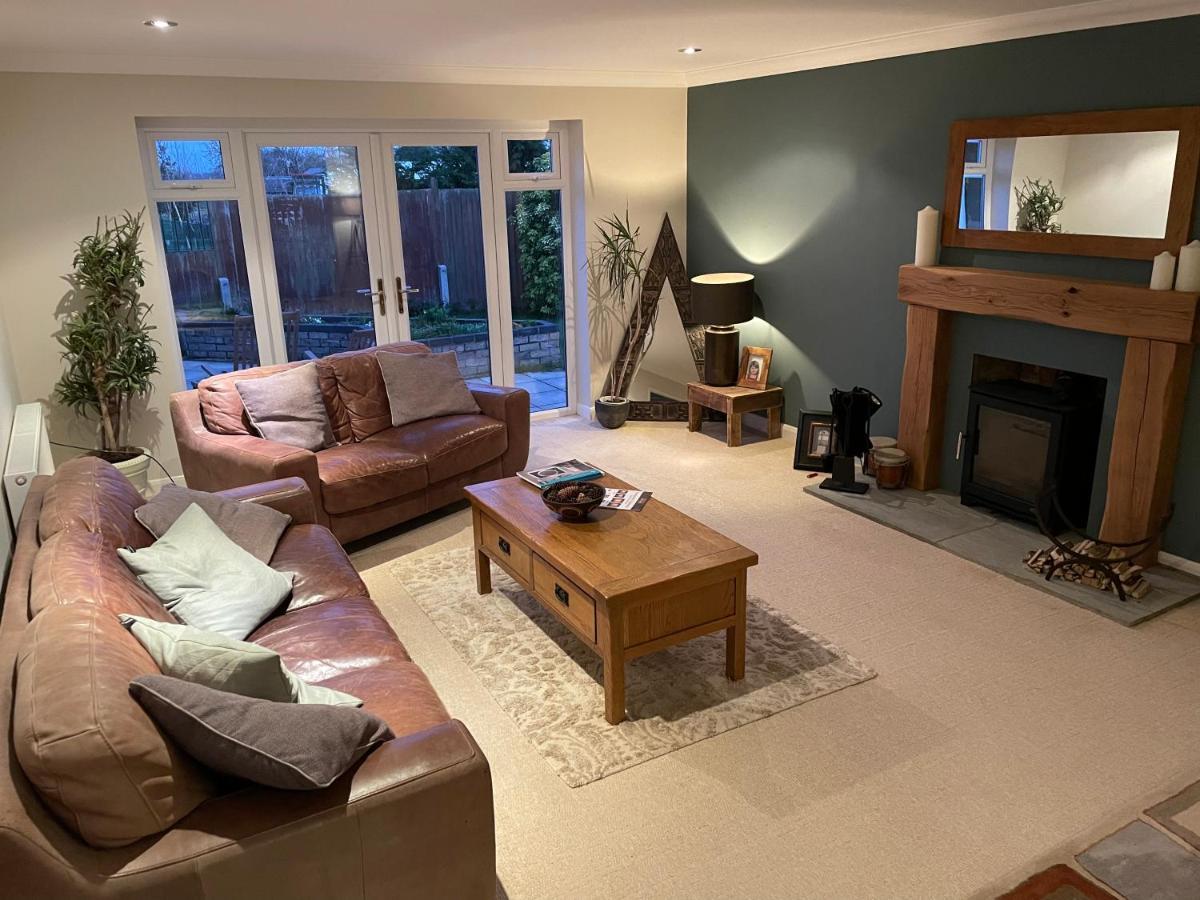 Executive Home With Plenty Of Room Ely Esterno foto